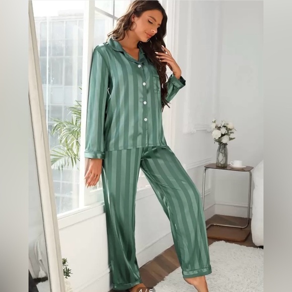 Other - NWOT Womens Satin Feel Pajama Set Size Large Green Striped Contrast Elastic